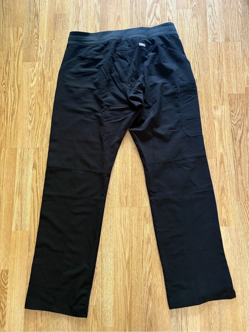FIGS Technical Collection Scrub Pants – Black – Size Large - Picture 3 of 5